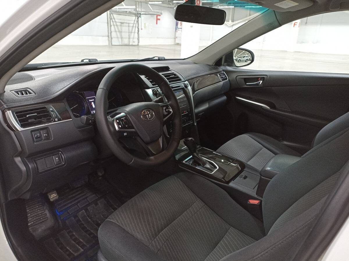 Toyota Camry с пробегом — 2016 год. Фото: #14