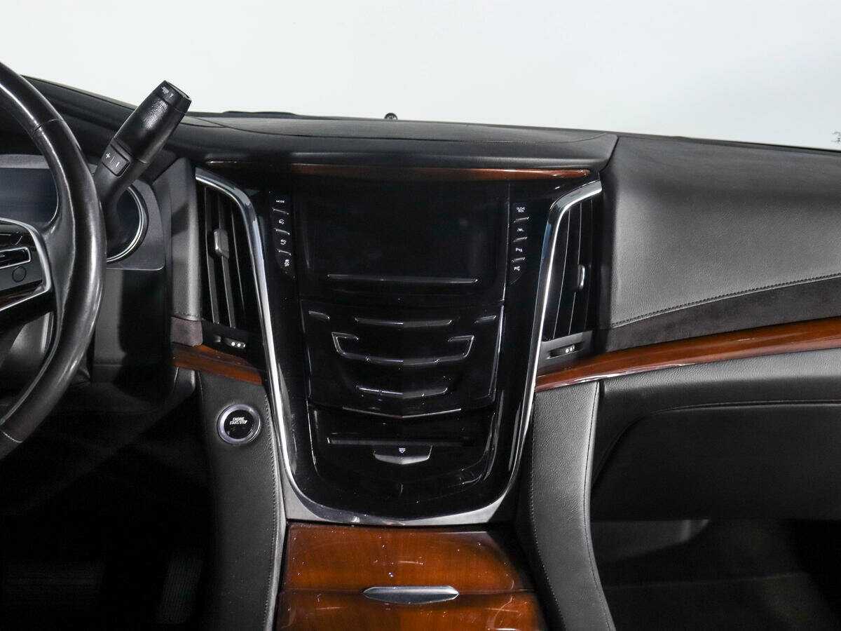 Cadillac Escalade с пробегом — 2018 год. Фото: #10