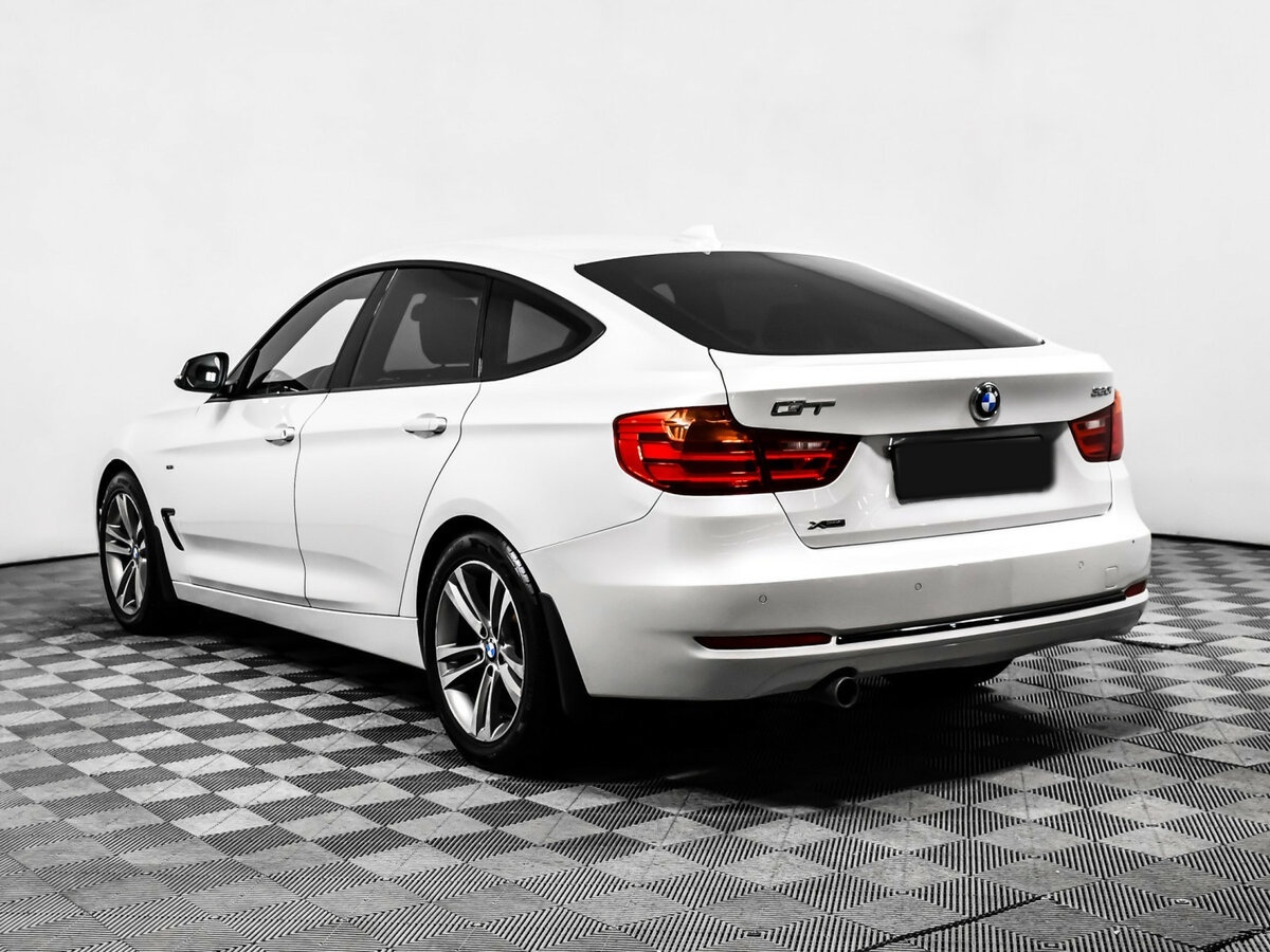 BMW 3 серии с пробегом — 2015 год. Фото: #6