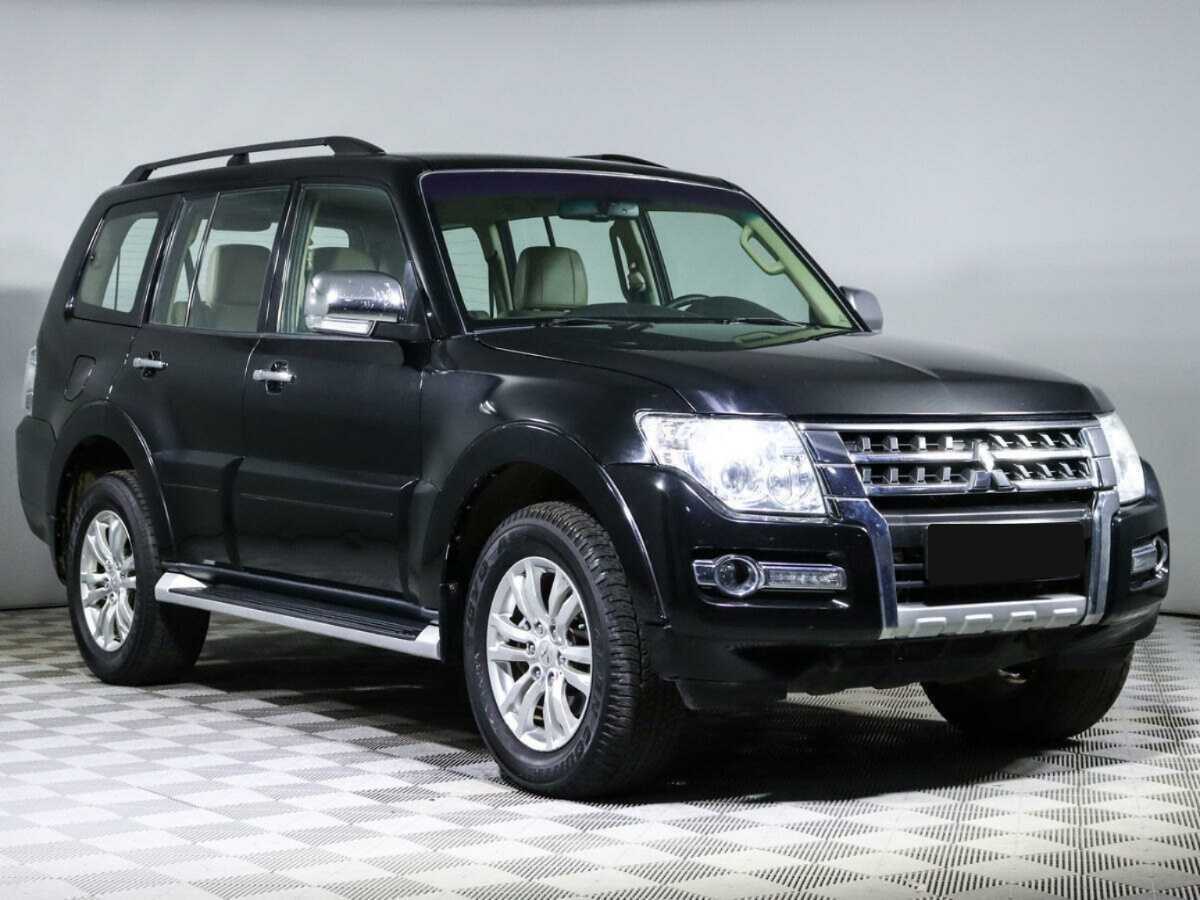 Mitsubishi Pajero с пробегом — 2017 год. Фото: #2