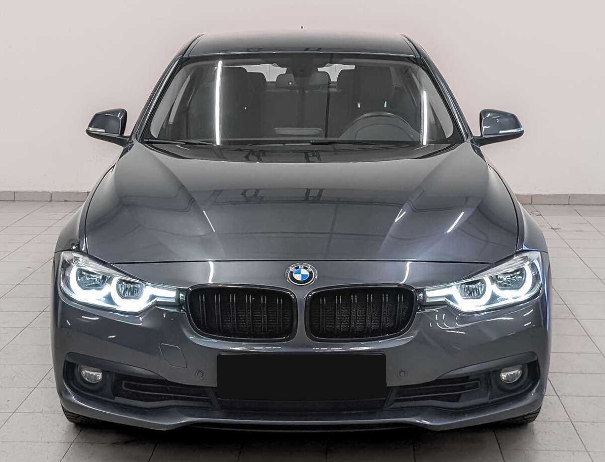 BMW 3 серии с пробегом — 2018 год. Фото: #1