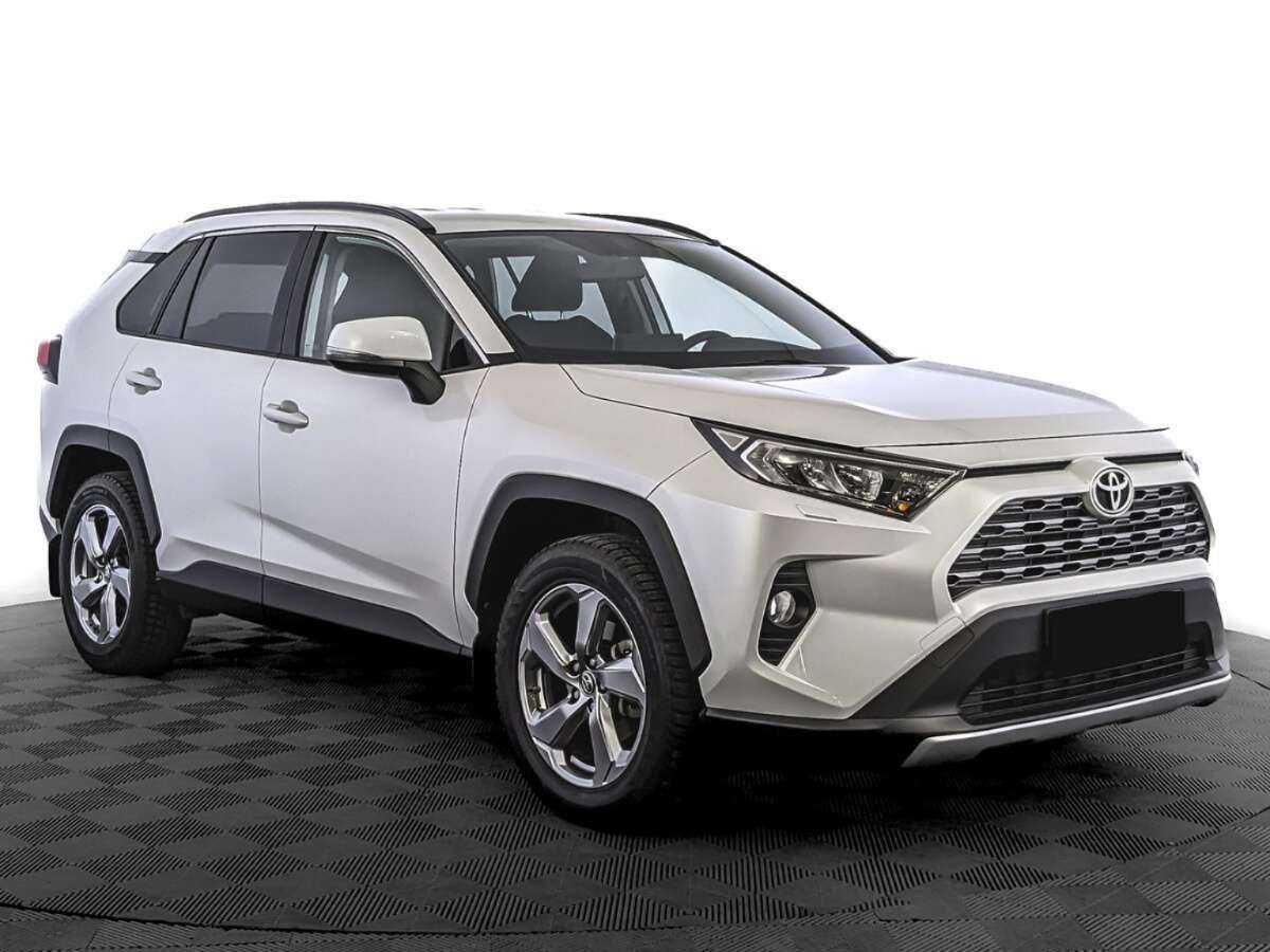 Toyota RAV4 с пробегом — 2020 год. Фото: #2