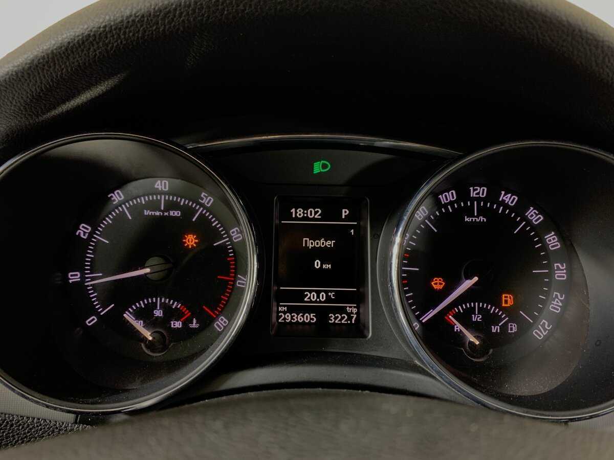 Skoda Superb с пробегом — 2011 год. Фото: #14