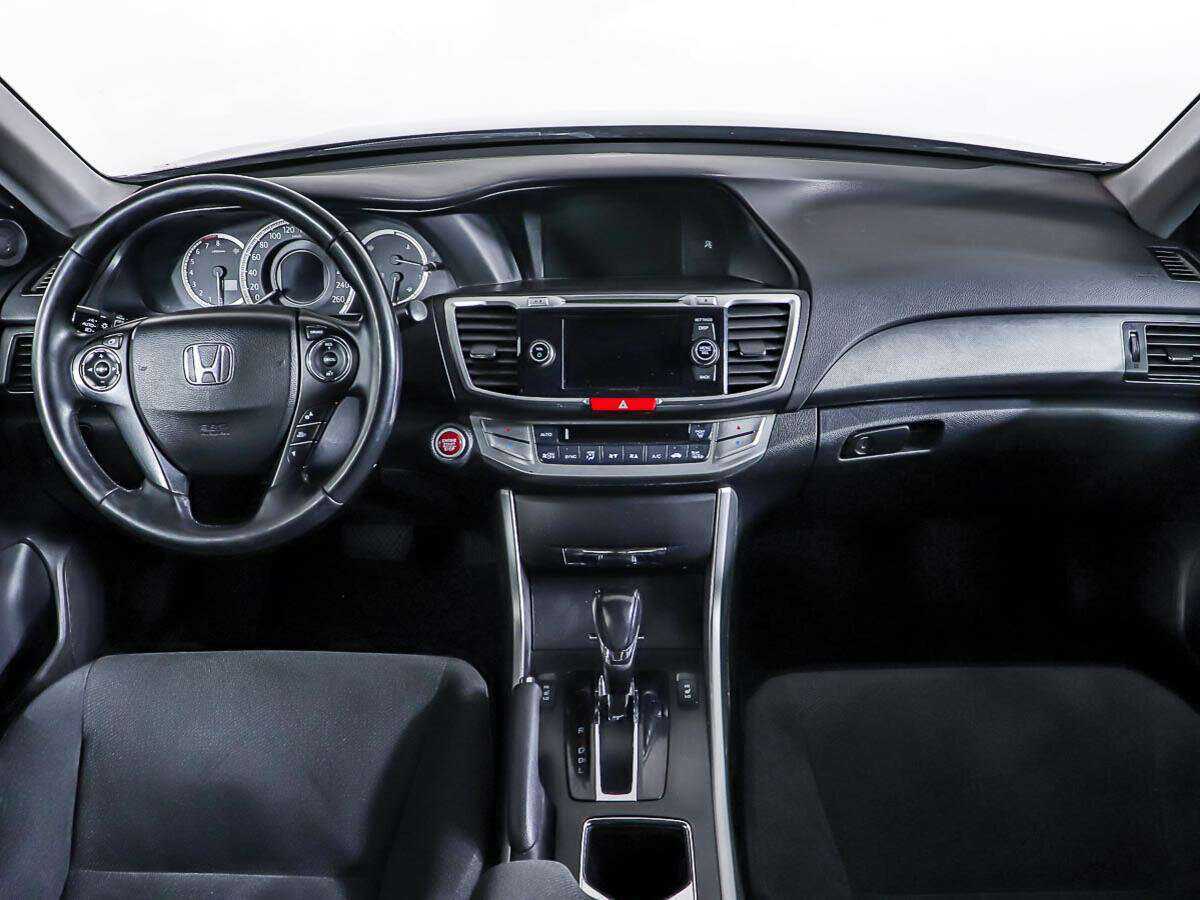 Honda Accord с пробегом — 2013 год. Фото: #7