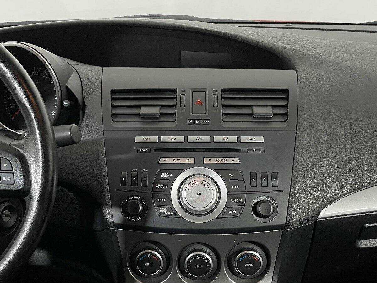 Mazda 3 с пробегом — 2010 год. Фото: #9