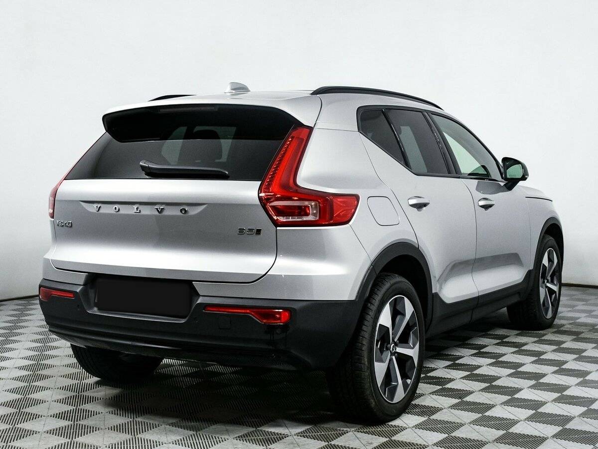 Volvo XC40 с пробегом — 2023 год. Фото: #4