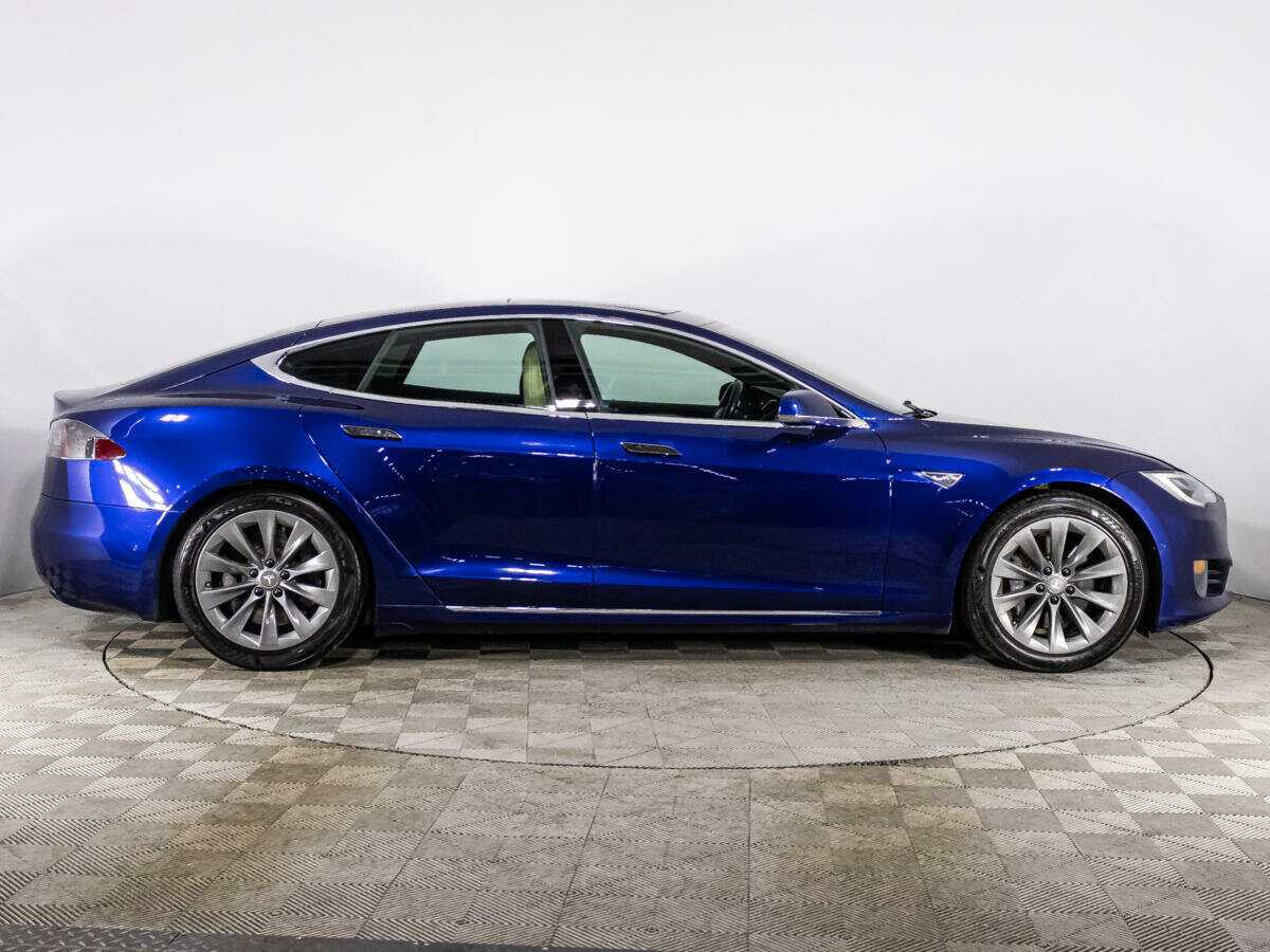 Tesla Model S с пробегом — 2016 год. Фото: #3