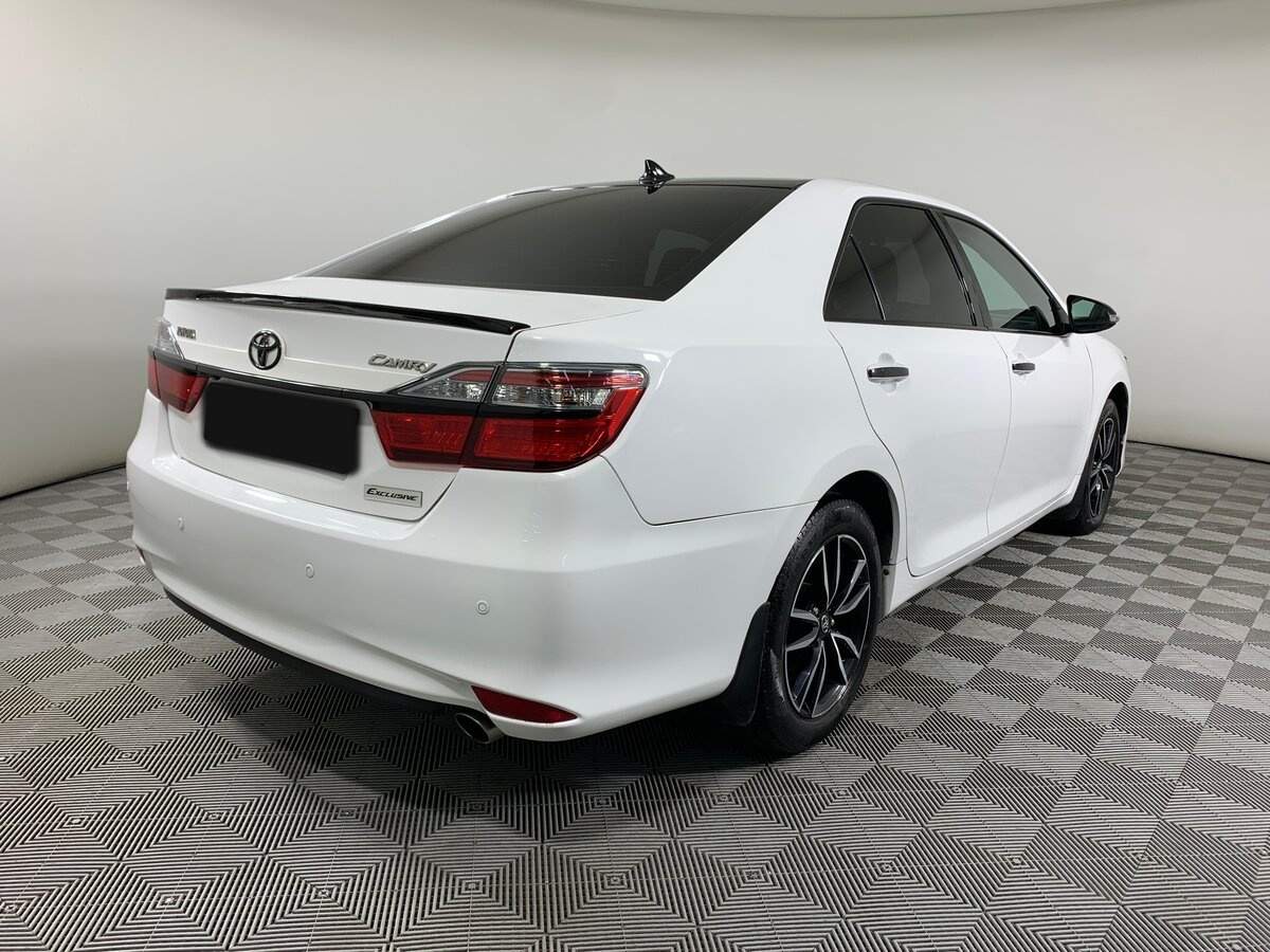 Toyota Camry с пробегом — 2017 год. Фото: #4