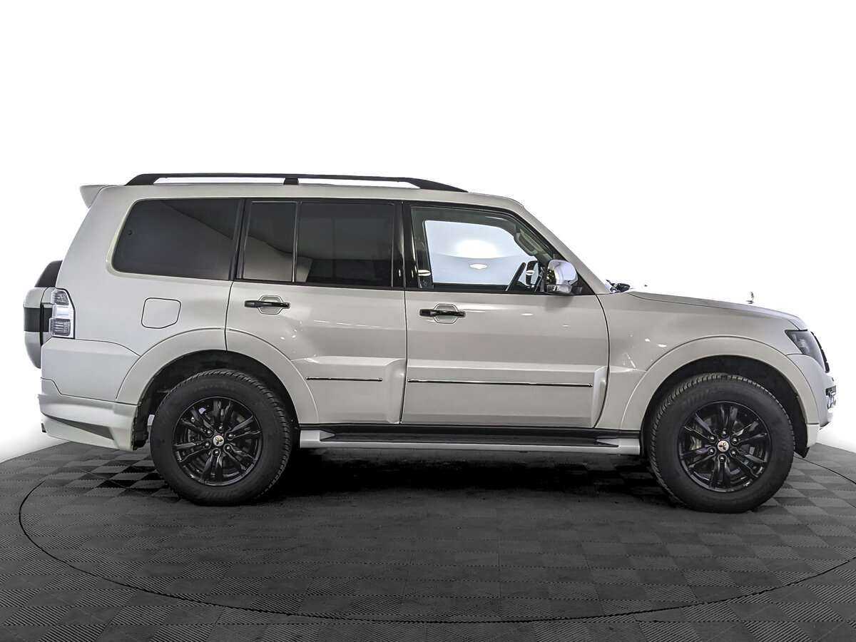 Mitsubishi Pajero с пробегом — 2020 год. Фото: #3