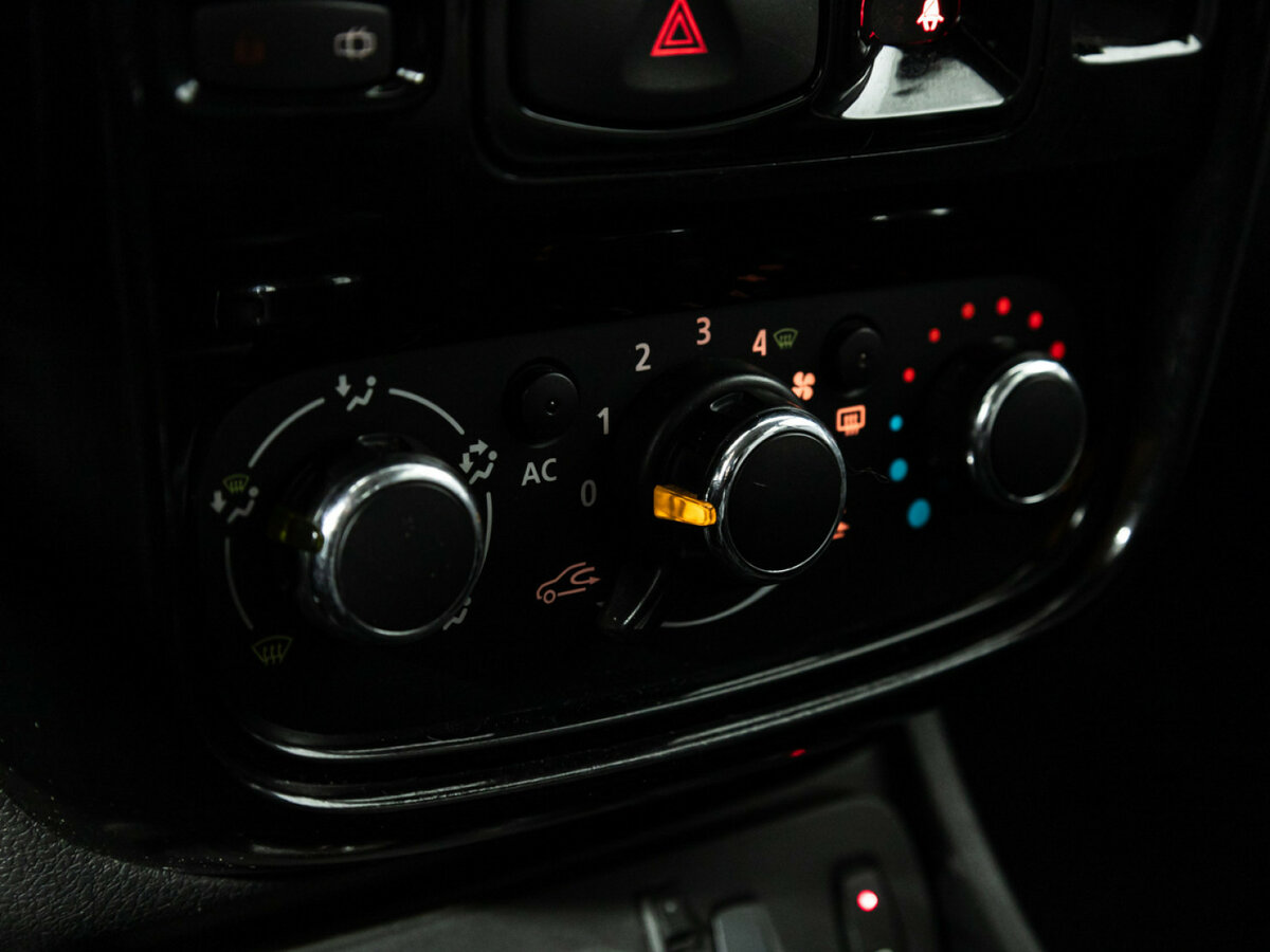 Renault Duster с пробегом — 2013 год. Фото: #12