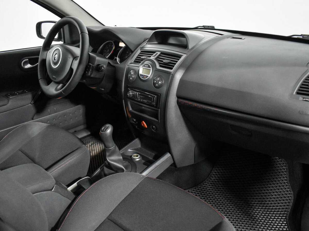 Renault Megane с пробегом — 2007 год. Фото: #12