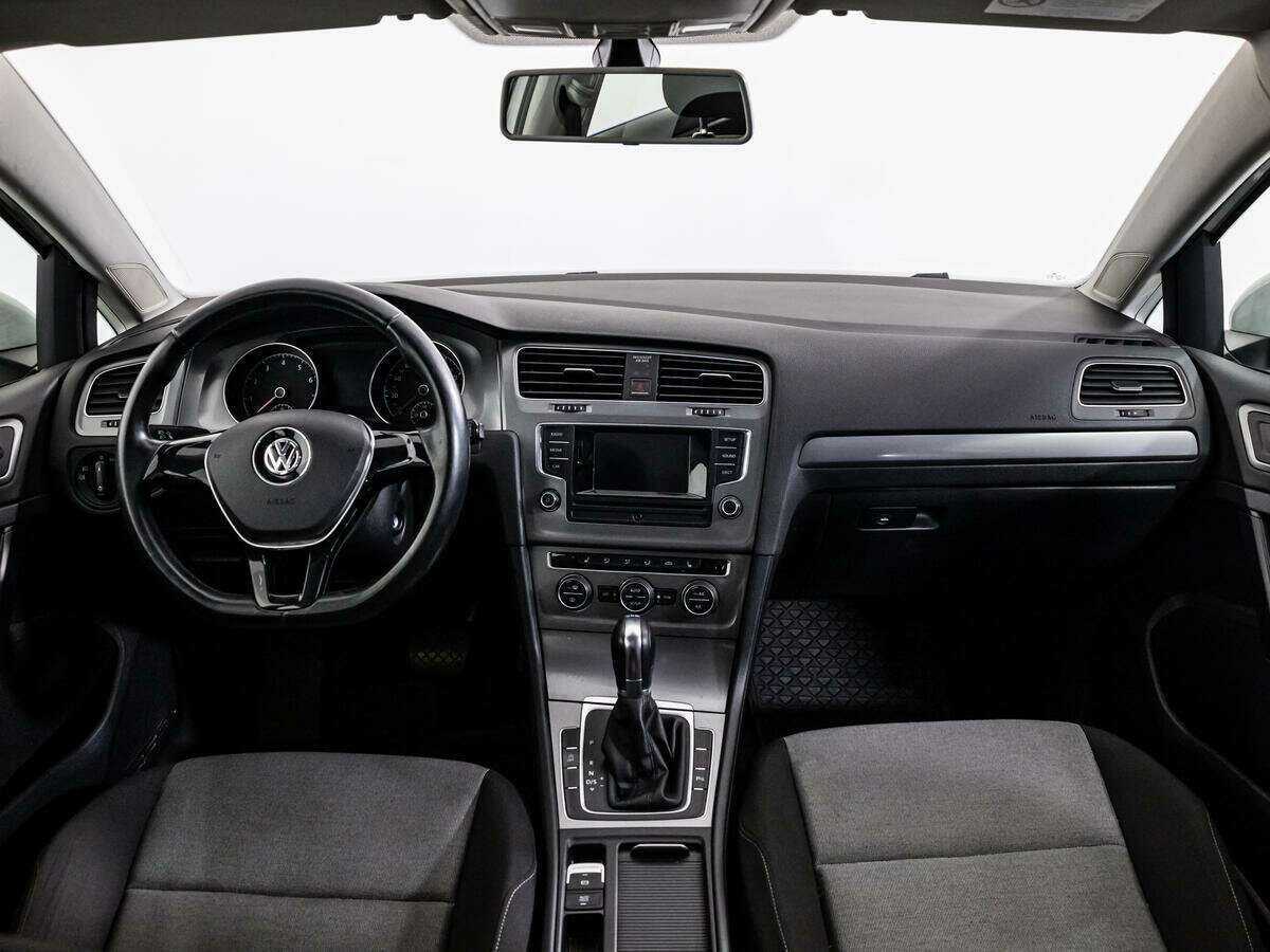 Volkswagen Golf с пробегом — 2013 год. Фото: #12