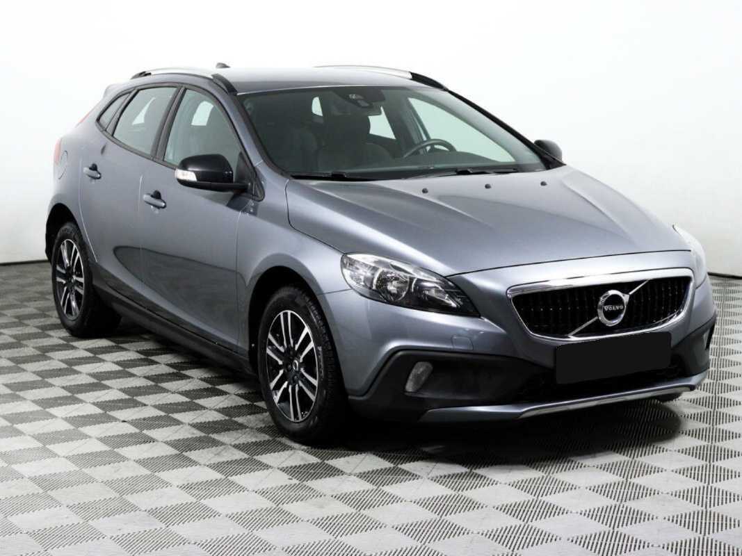 Volvo V40 Cross Country с пробегом — 2017 год. Фото: #2