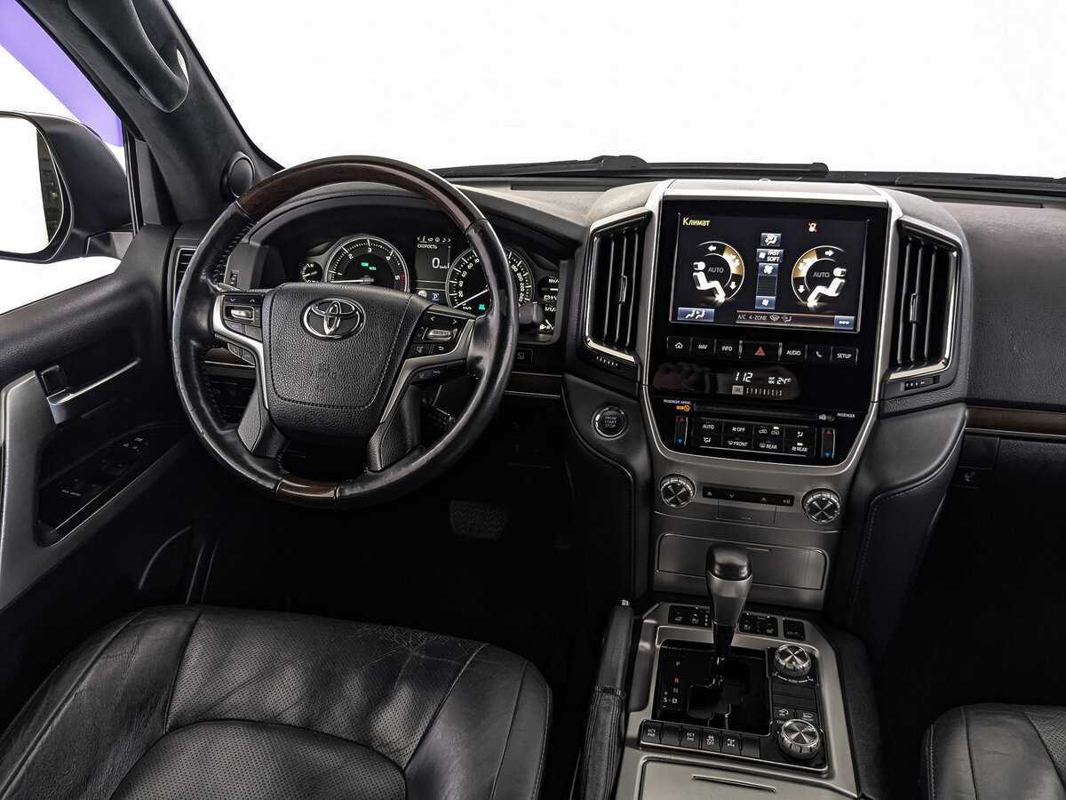 Toyota Land Cruiser с пробегом — 2016 год. Фото: #19