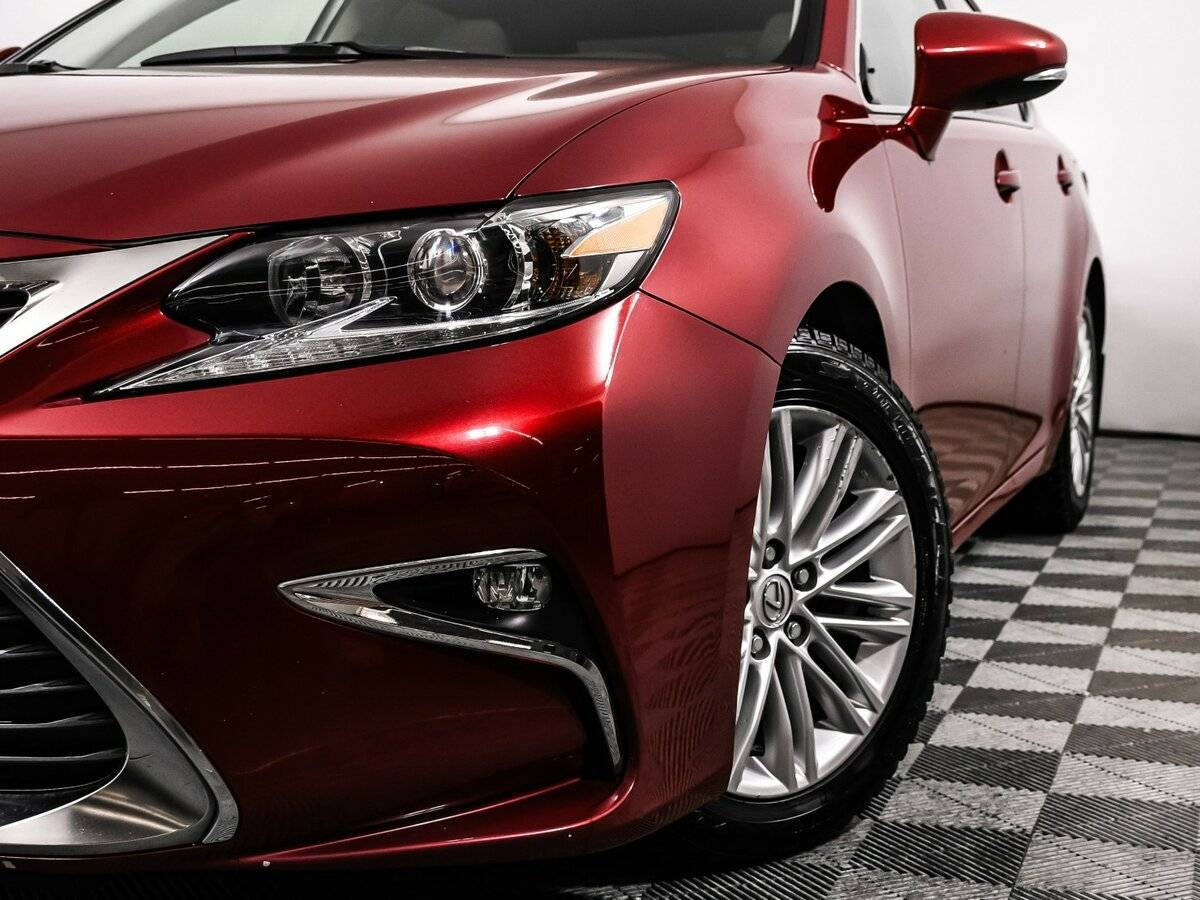 Lexus ES с пробегом — 2016 год. Фото: #13