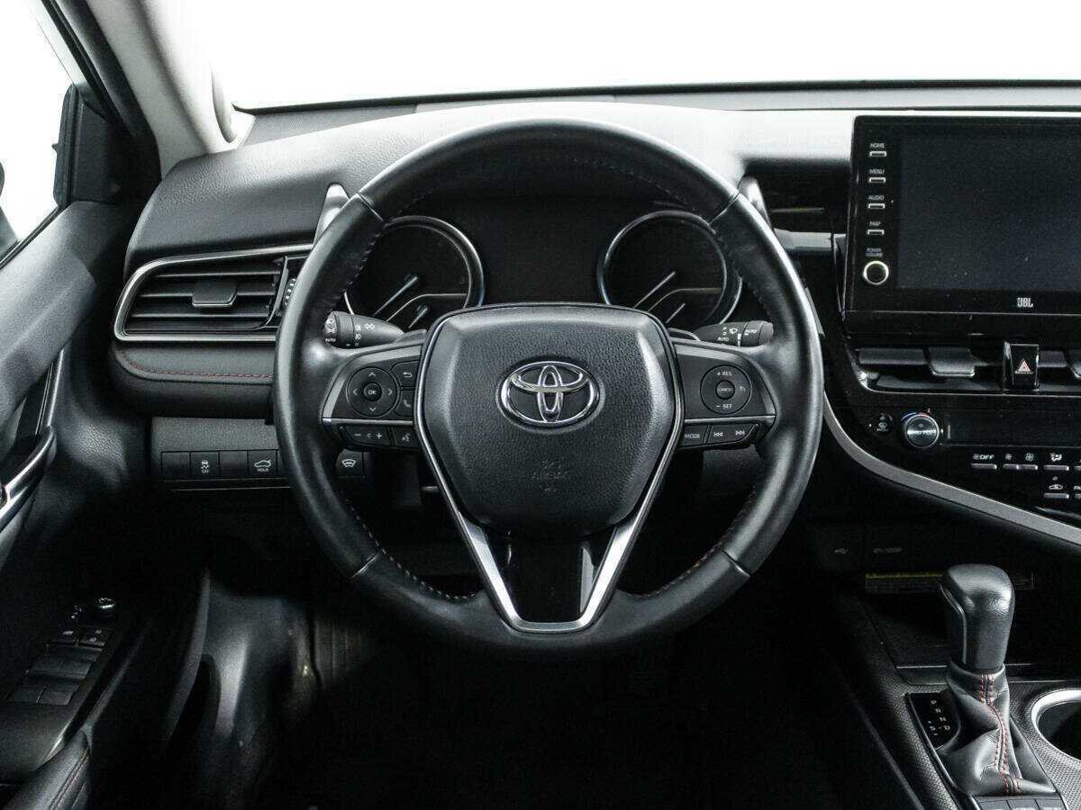 Toyota Camry с пробегом — 2022 год. Фото: #18