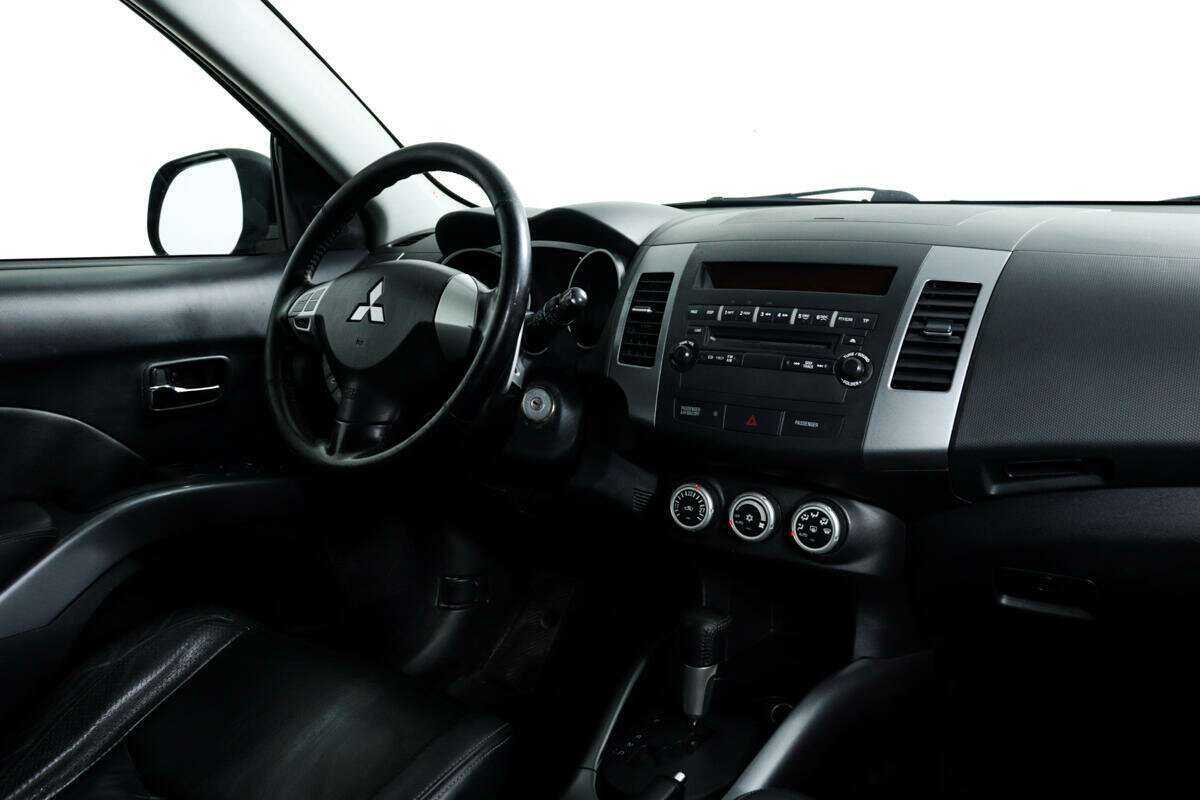 Mitsubishi Outlander с пробегом — 2008 год. Фото: #8