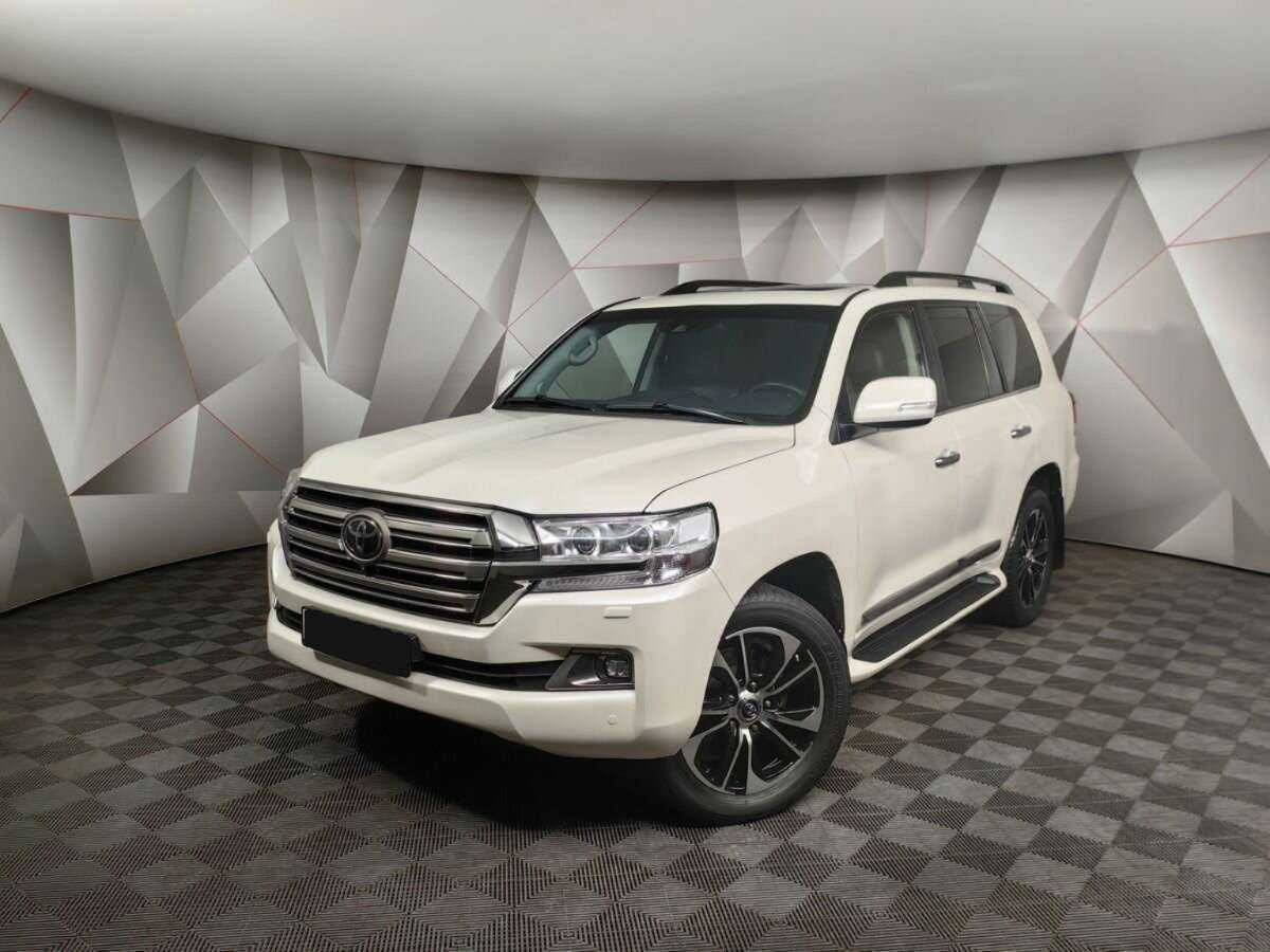 Toyota Land Cruiser с пробегом — 2018 год. Посмотреть фото