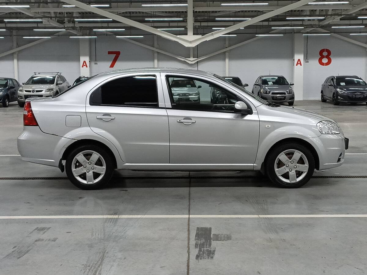 Chevrolet Aveo с пробегом — 2010 год. Фото: #3