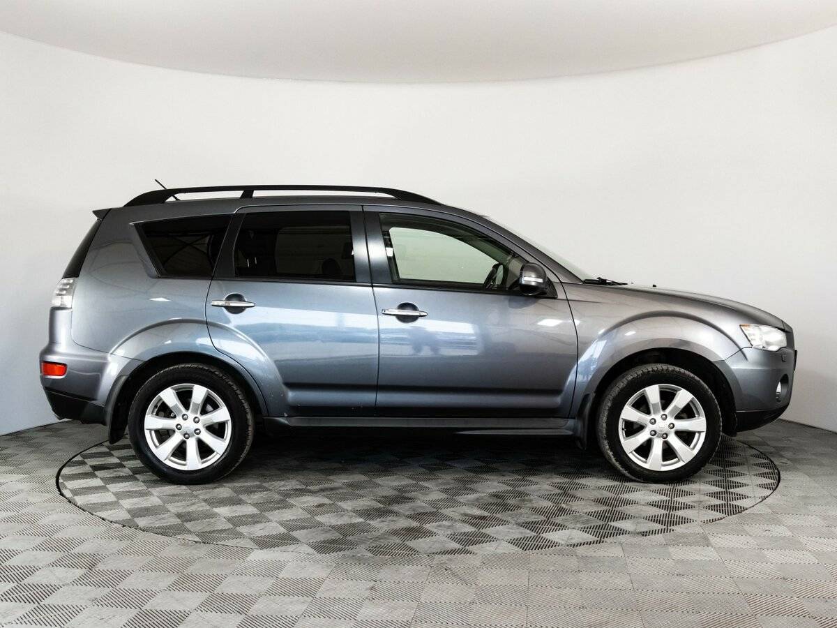 Mitsubishi Outlander с пробегом — 2010 год. Фото: #3