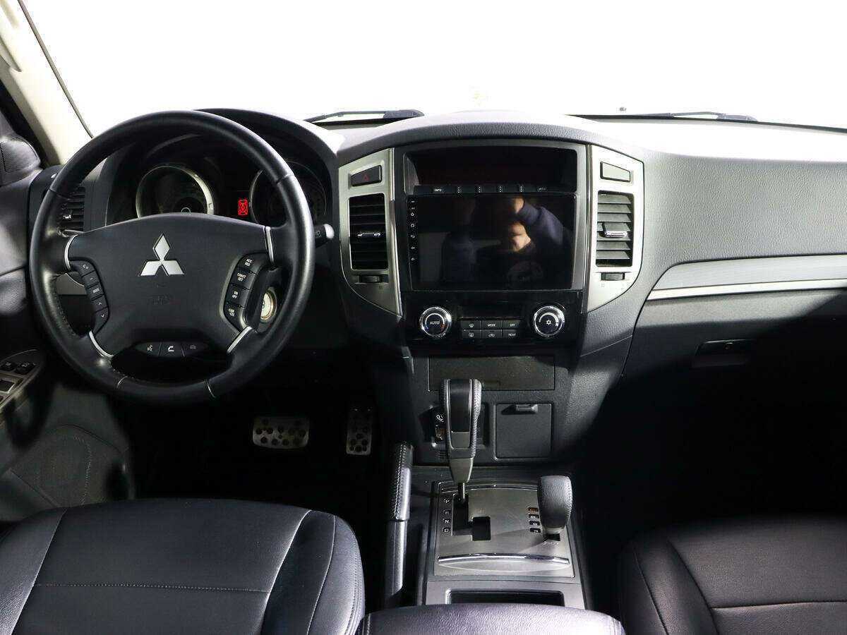 Mitsubishi Pajero с пробегом — 2021 год. Фото: #8