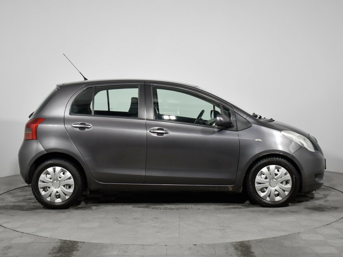 Toyota Yaris с пробегом — 2008 год. Фото: #3