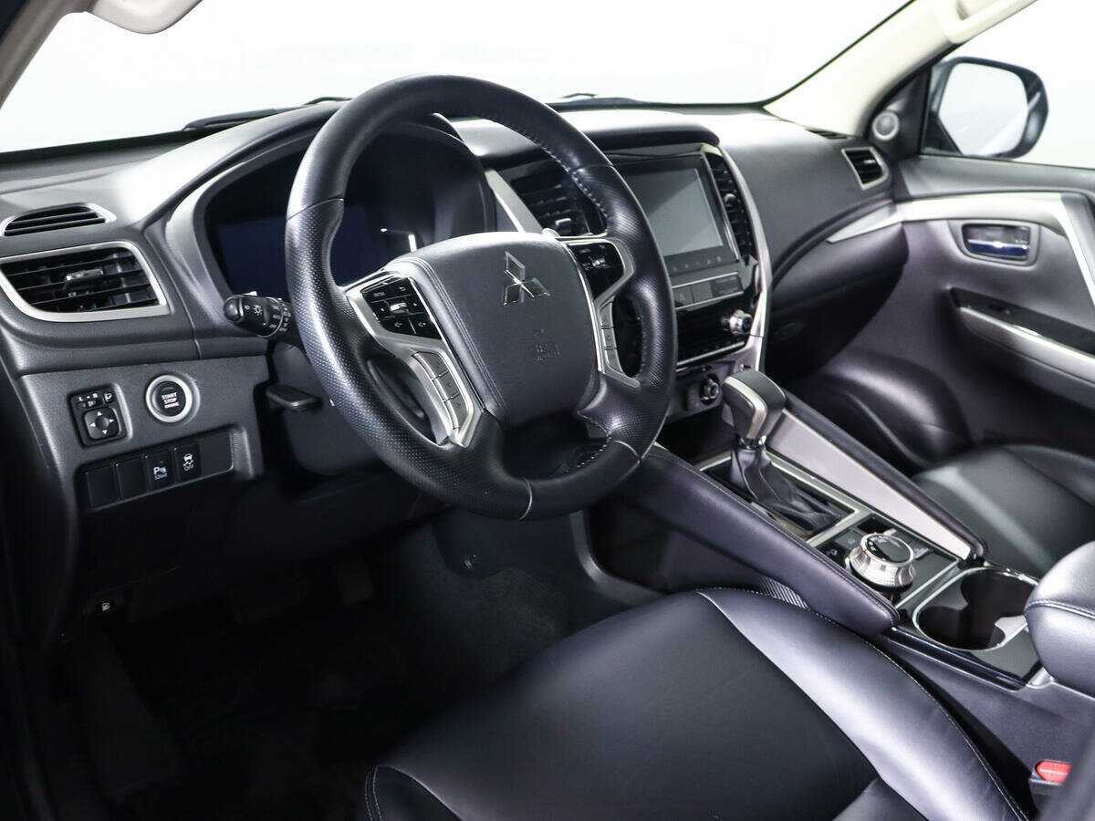 Mitsubishi Pajero Sport с пробегом — 2021 год. Фото: #11