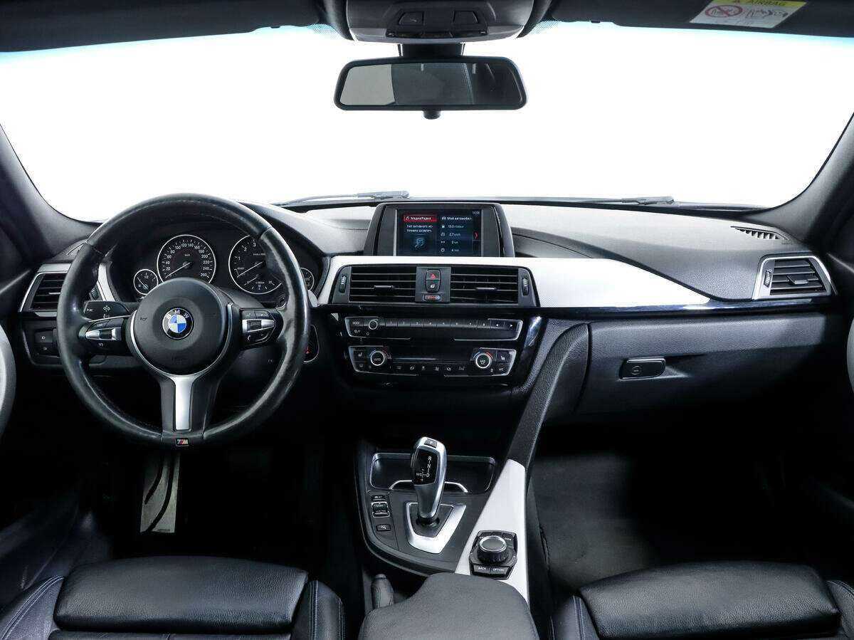 BMW 3 серии с пробегом — 2018 год. Фото: #9