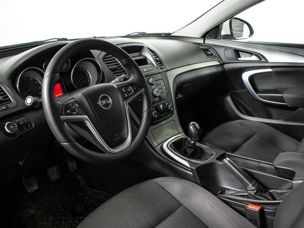 Opel Insignia с пробегом — 2011 год. Фото: #12
