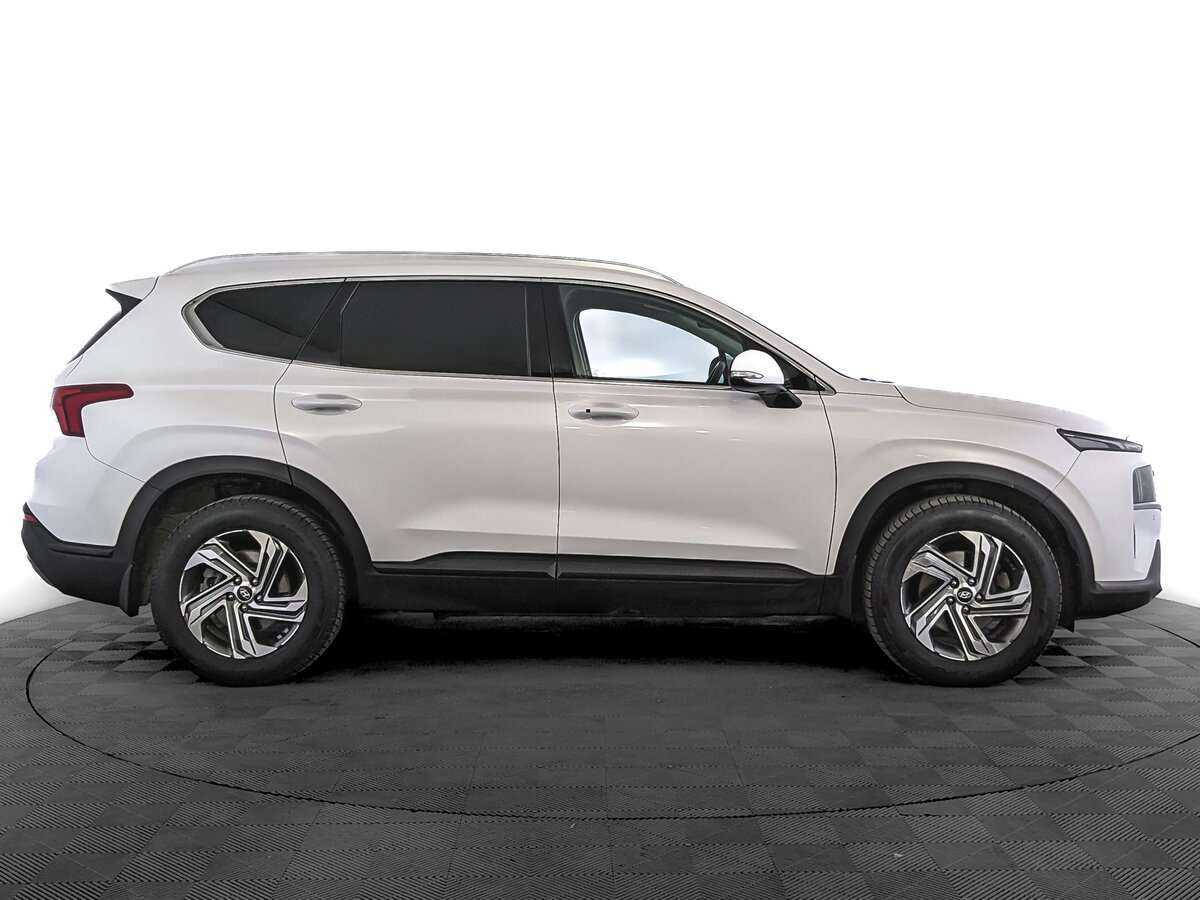 Hyundai Santa Fe с пробегом — 2023 год. Фото: #3