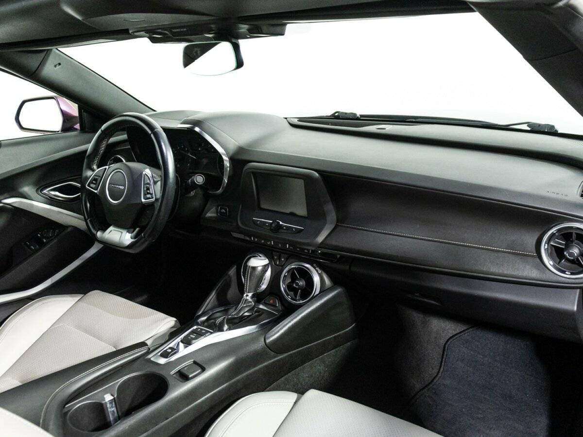 Chevrolet Camaro с пробегом — 2017 год. Фото: #8