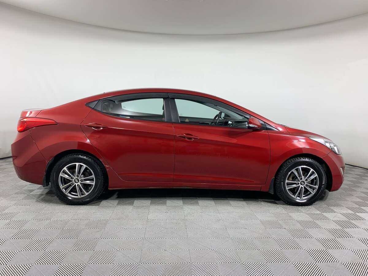 Hyundai Elantra с пробегом — 2011 год. Фото: #2