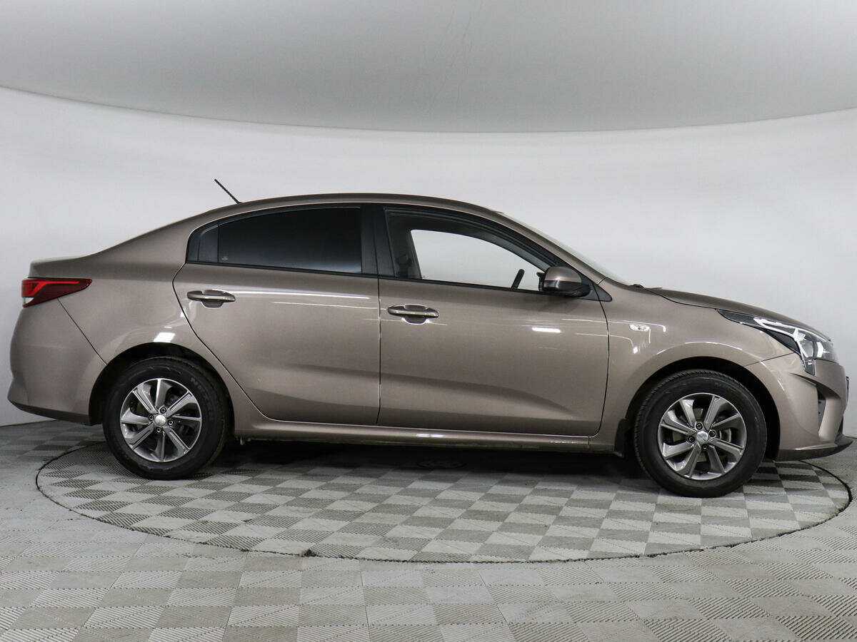 Kia Rio с пробегом — 2022 год. Фото: #3