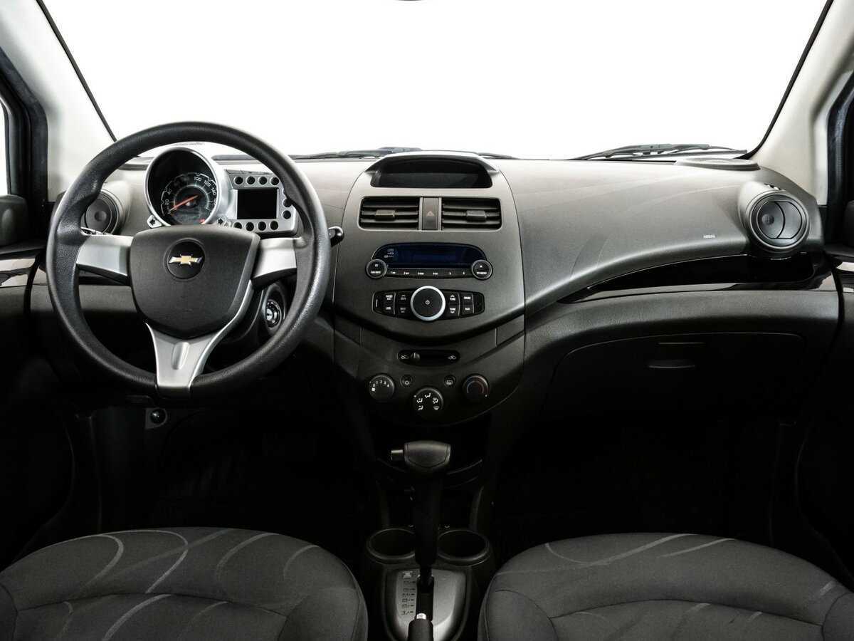 Chevrolet Spark с пробегом — 2011 год. Фото: #9