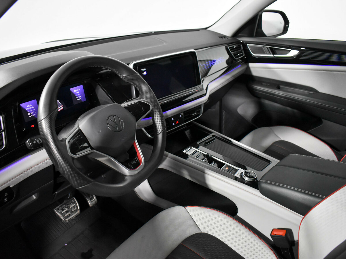 Volkswagen Teramont с пробегом — 2023 год. Фото: #6
