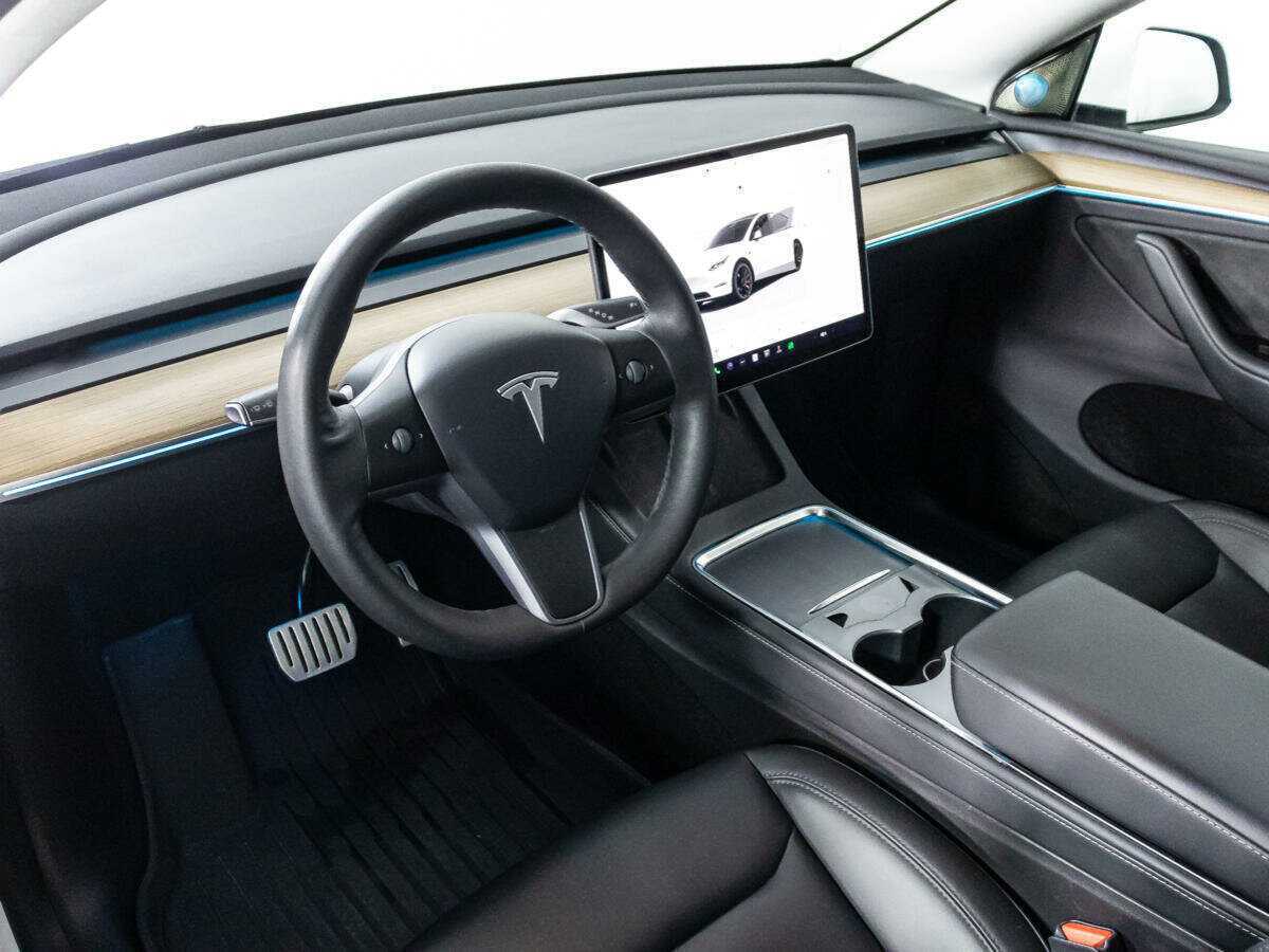 Tesla Model Y с пробегом — 2022 год. Фото: #10