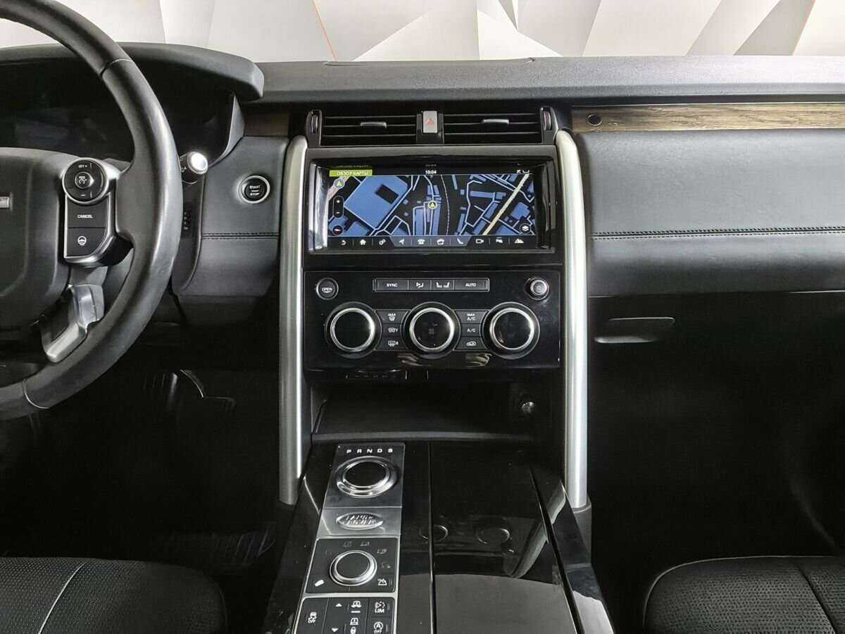 Land Rover Discovery с пробегом — 2018 год. Фото: #10