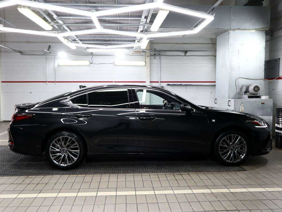 Lexus ES с пробегом — 2021 год. Фото: #11