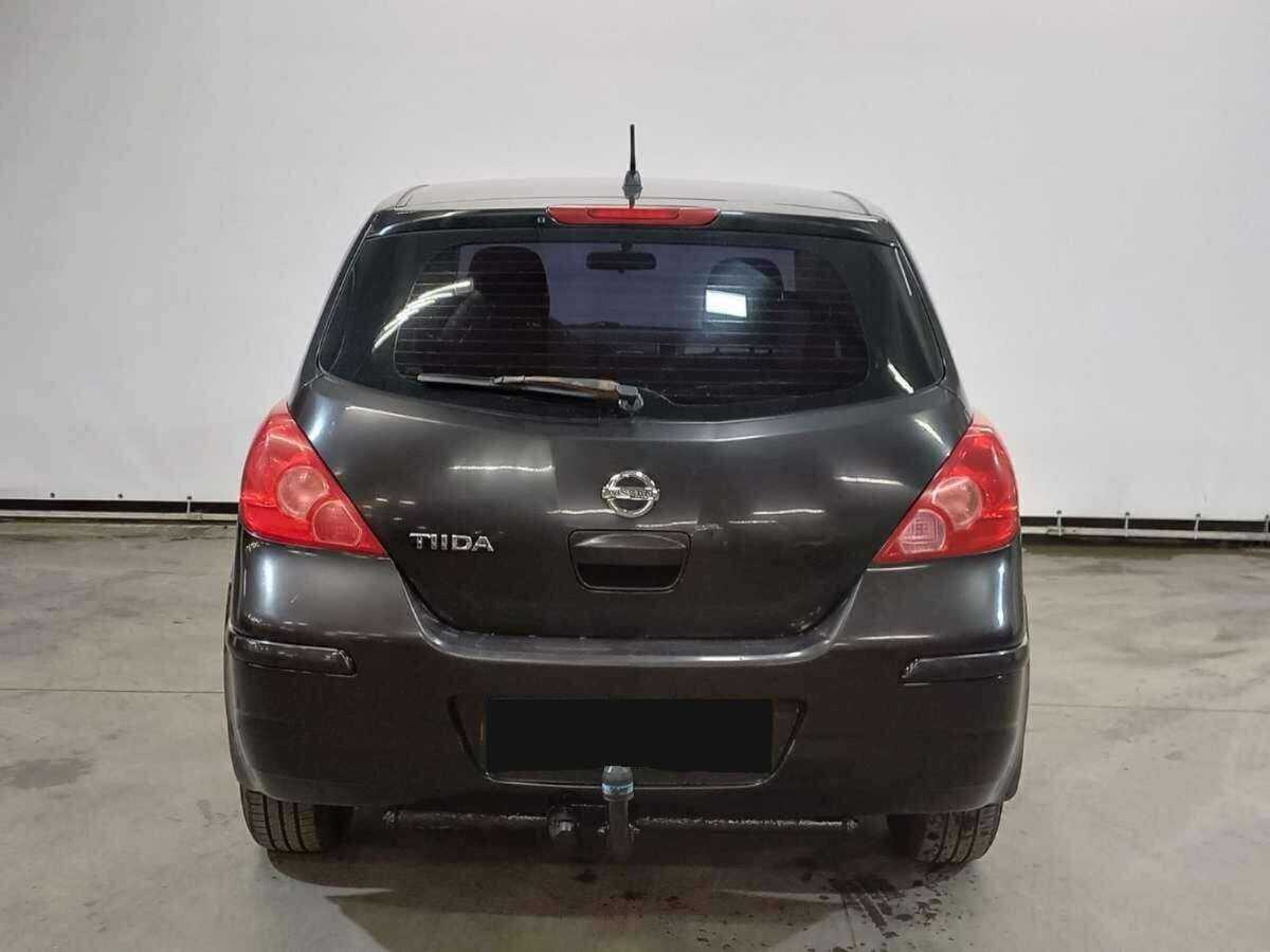 Nissan Tiida с пробегом — 2011 год. Фото: #5
