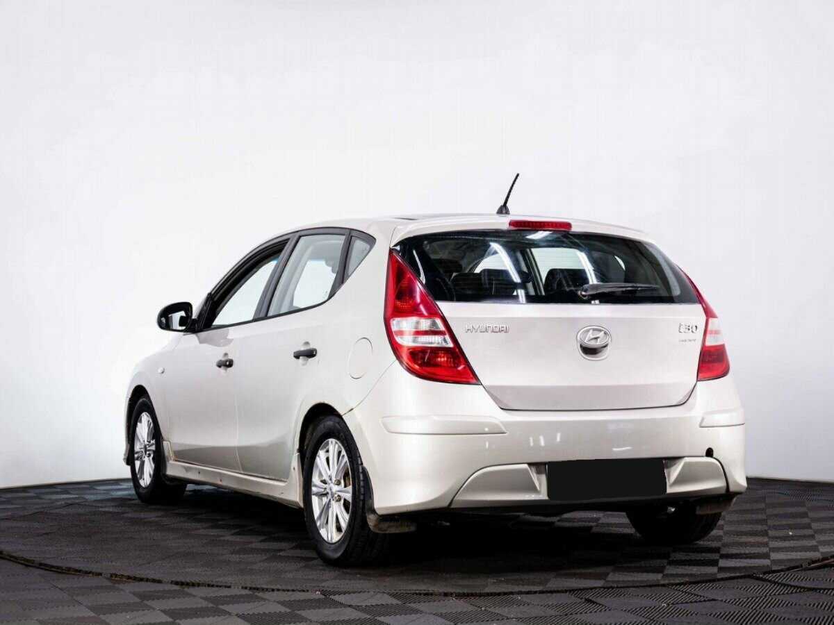 Hyundai i30 с пробегом — 2010 год. Фото: #3