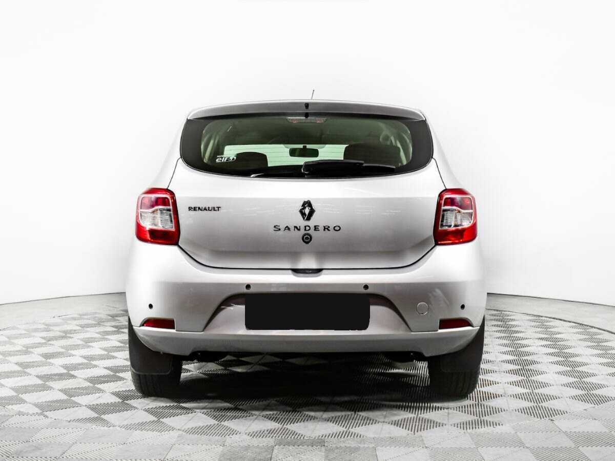 Renault Sandero с пробегом — 2015 год. Фото: #5
