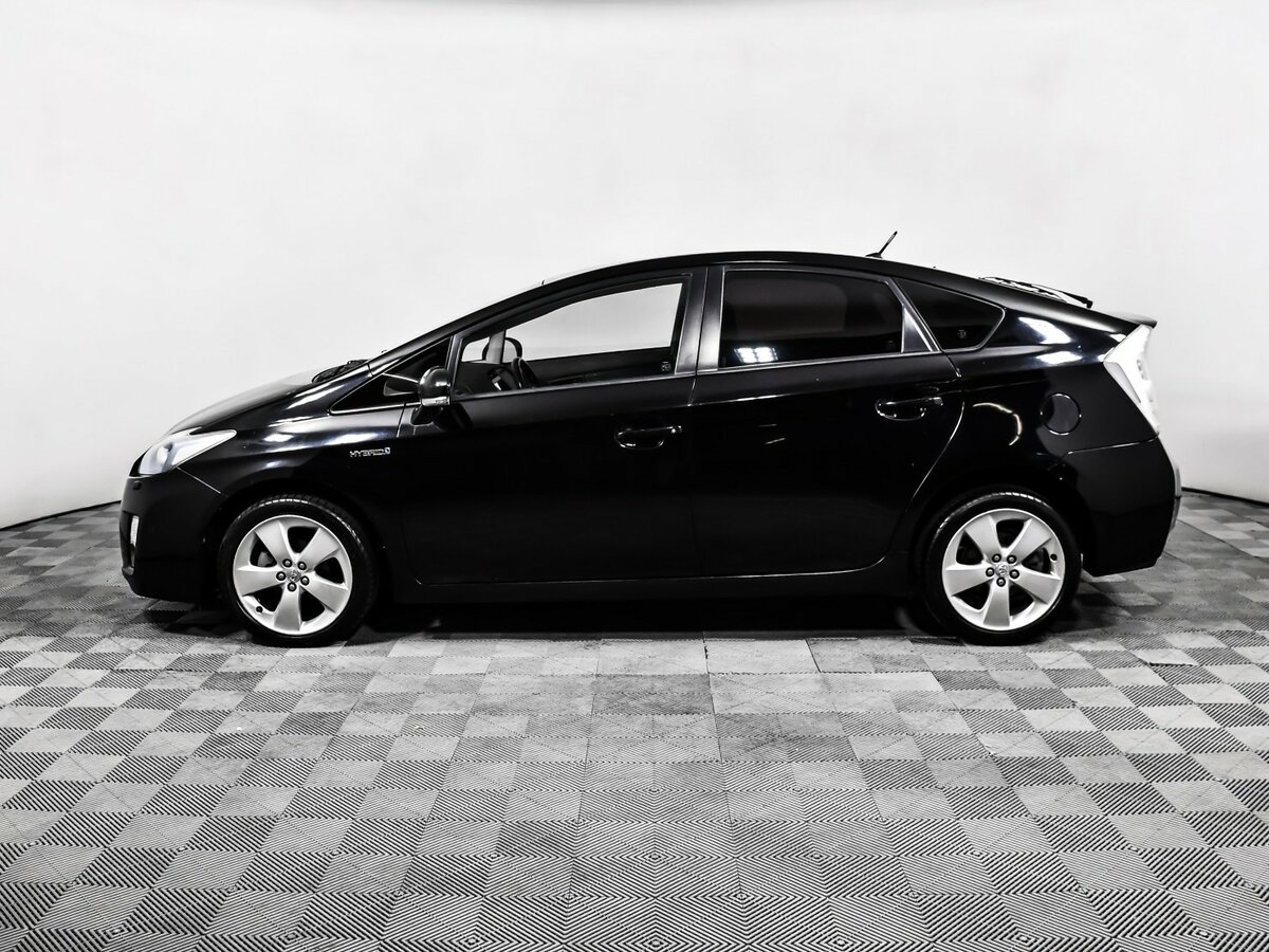 Toyota Prius с пробегом — 2010 год. Фото: #7
