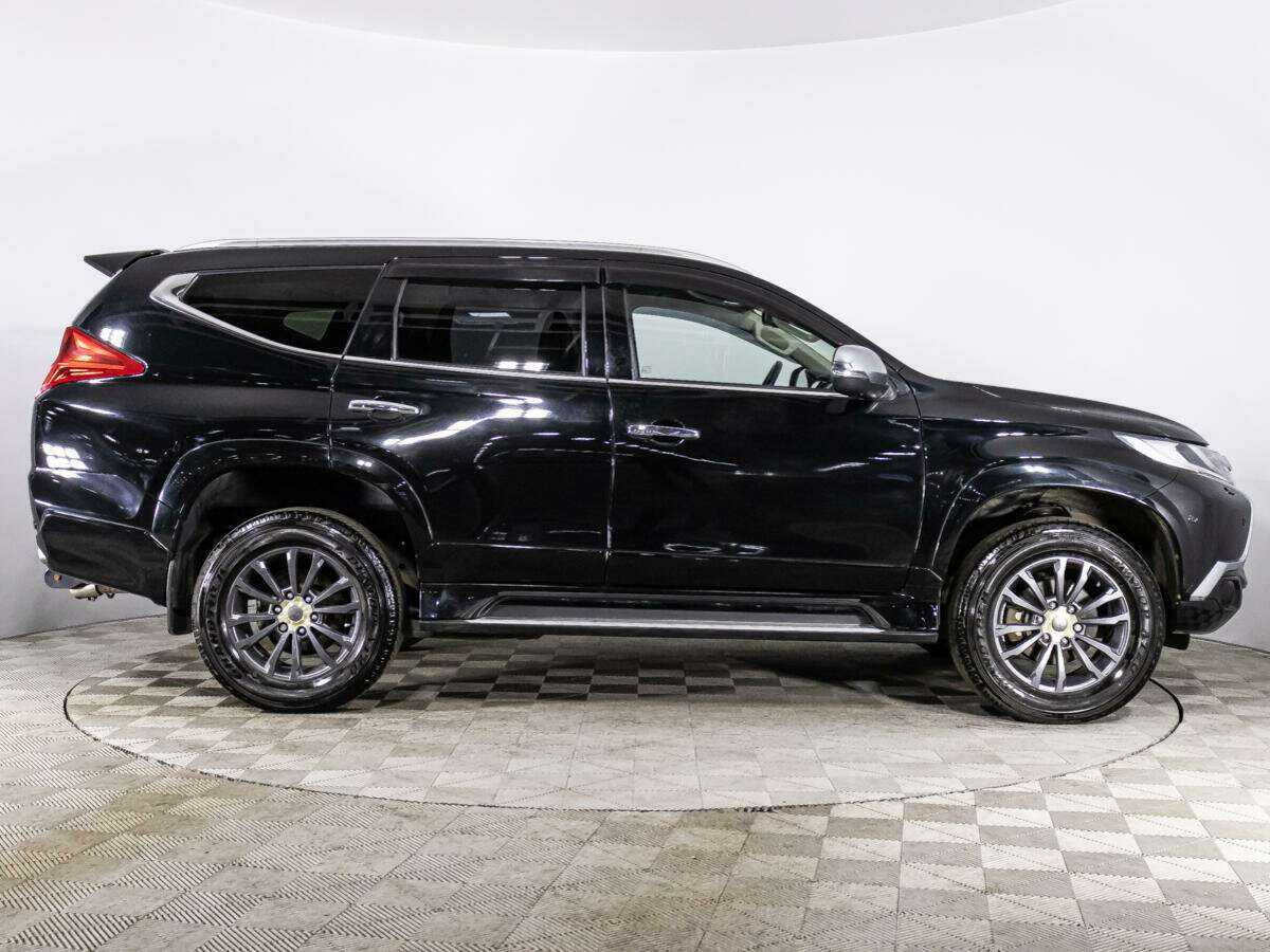 Mitsubishi Pajero Sport с пробегом — 2020 год. Фото: #3