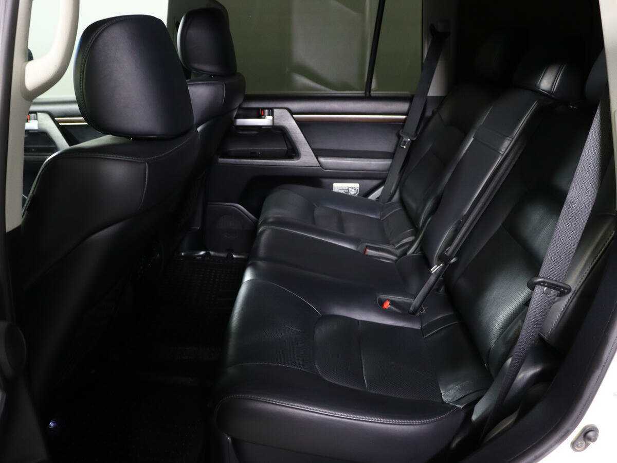 Toyota Land Cruiser с пробегом — 2018 год. Фото: #9
