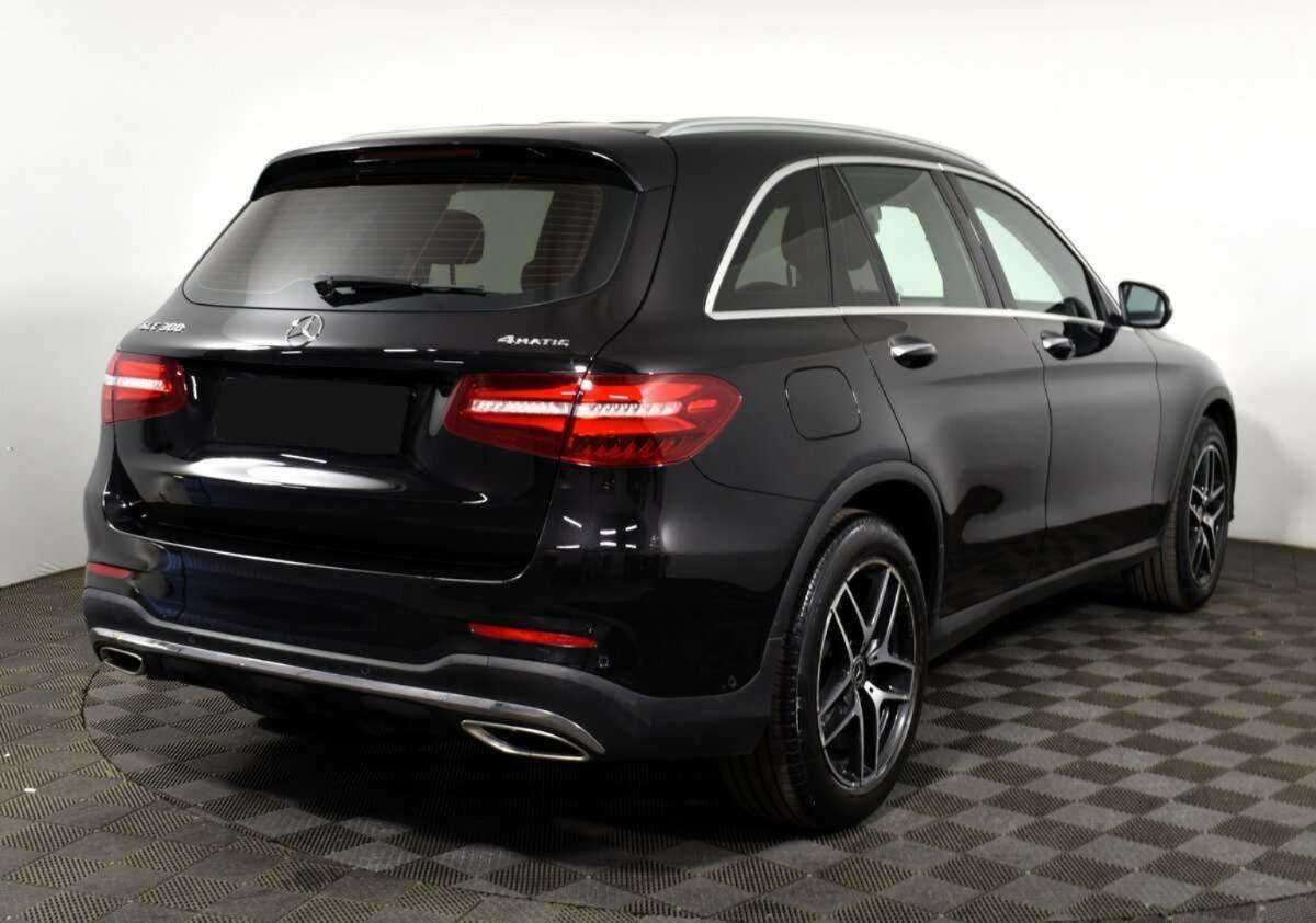 Mercedes-Benz GLC с пробегом — 2018 год. Фото: #3
