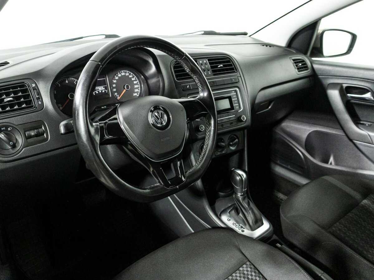 Volkswagen Polo с пробегом — 2017 год. Фото: #10