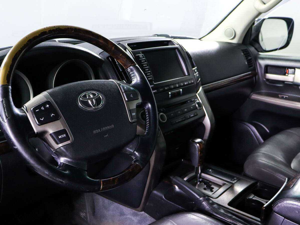 Toyota Land Cruiser с пробегом — 2008 год. Фото: #10