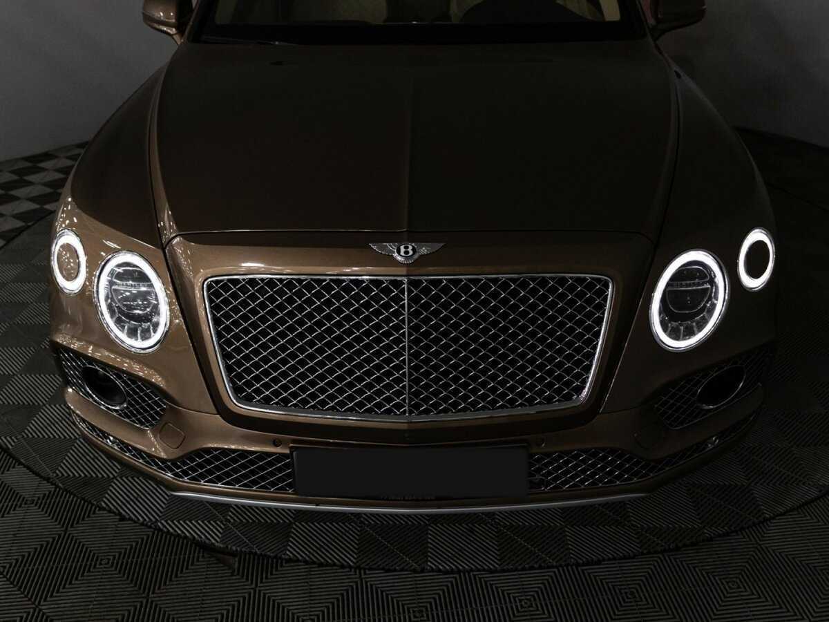 Bentley Bentayga с пробегом — 2016 год. Фото: #35