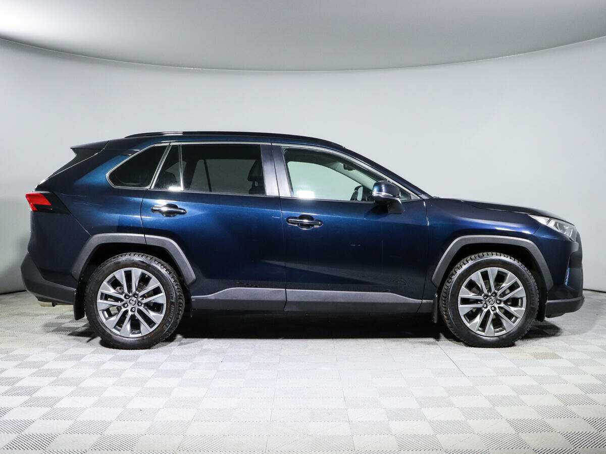 Toyota RAV4 с пробегом — 2020 год. Фото: #3