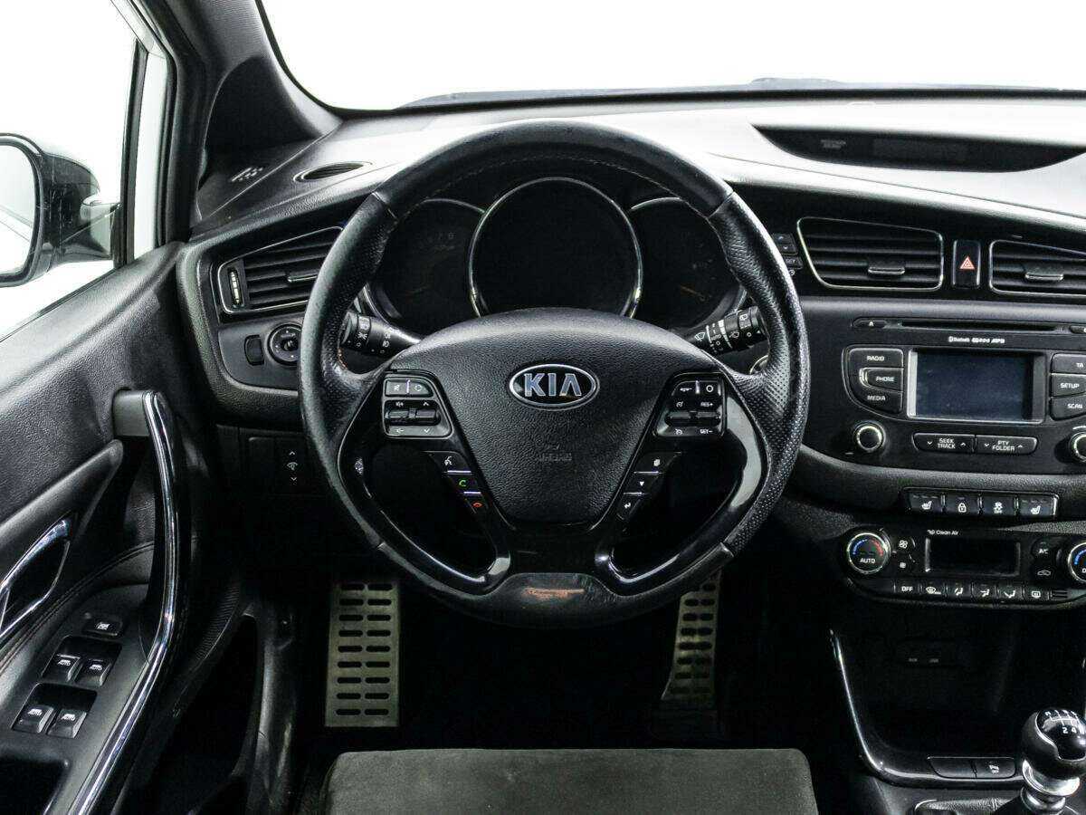 Kia Ceed GT с пробегом — 2014 год. Фото: #17